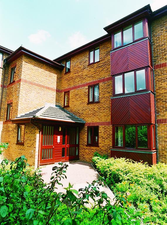 Quayside Close * Poole